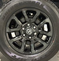 USED 2022 71 TOYOTA HI-LUX 2.8 D-4D Invincible X Pickup Double Cab 4dr Diesel Manual 4WD Euro 6 (s/s) (204 ps) 