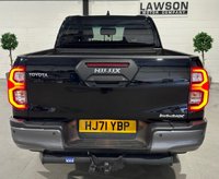 USED 2022 71 TOYOTA HI-LUX 2.8 D-4D Invincible X Pickup Double Cab 4dr Diesel Manual 4WD Euro 6 (s/s) (204 ps) 