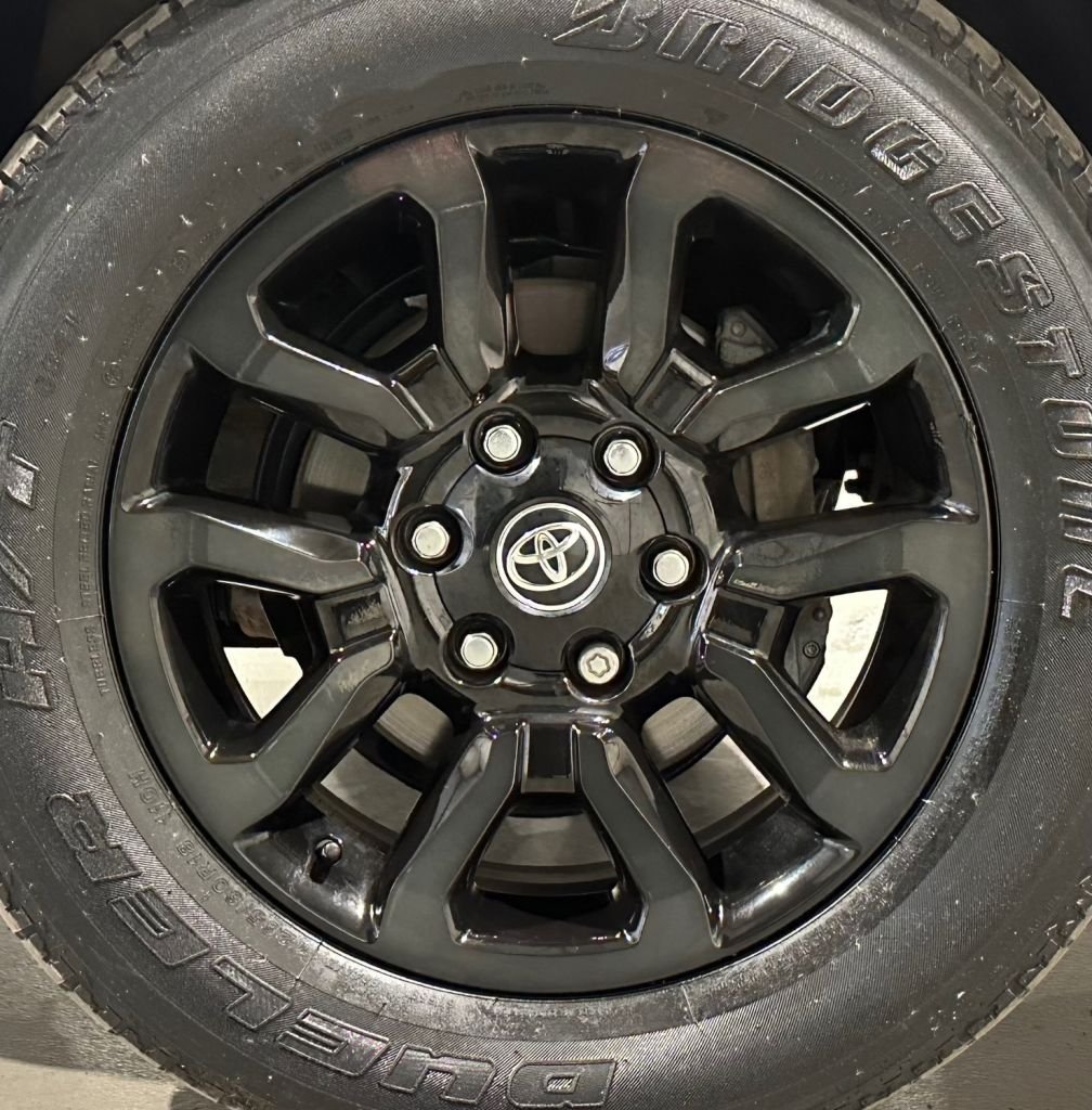 USED 2022 71 TOYOTA HI-LUX 2.8 D-4D Invincible X Pickup Double Cab 4dr Diesel Manual 4WD Euro 6 (s/s) (204 ps) 