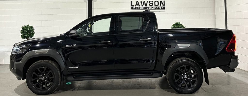 USED 2022 71 TOYOTA HI-LUX 2.8 D-4D Invincible X Pickup Double Cab 4dr Diesel Manual 4WD Euro 6 (s/s) (204 ps) 