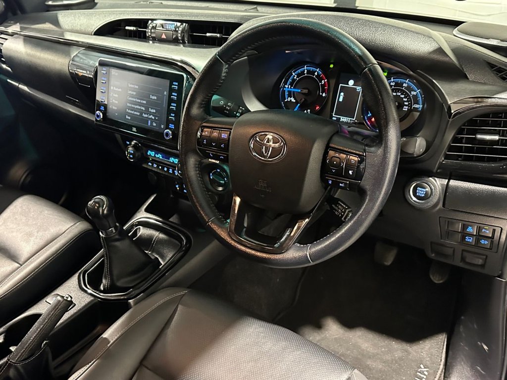 USED 2022 71 TOYOTA HI-LUX 2.8 D-4D Invincible X Pickup Double Cab 4dr Diesel Manual 4WD Euro 6 (s/s) (204 ps) 