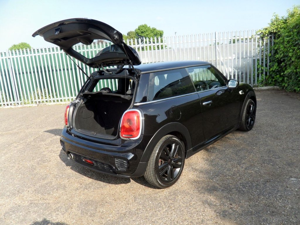 USED 2017 17 MINI HATCH 1.5 Cooper Hatchback 3dr Petrol Manual Euro 6 (s/s) (136 ps) &pound;1700 John Cooper Works Sport Pack