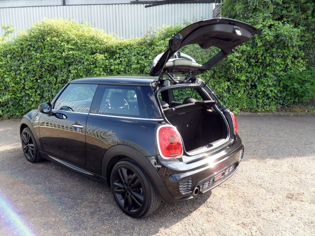 USED 2017 17 MINI HATCH 1.5 Cooper Hatchback 3dr Petrol Manual Euro 6 (s/s) (136 ps) &pound;1700 John Cooper Works Sport Pack