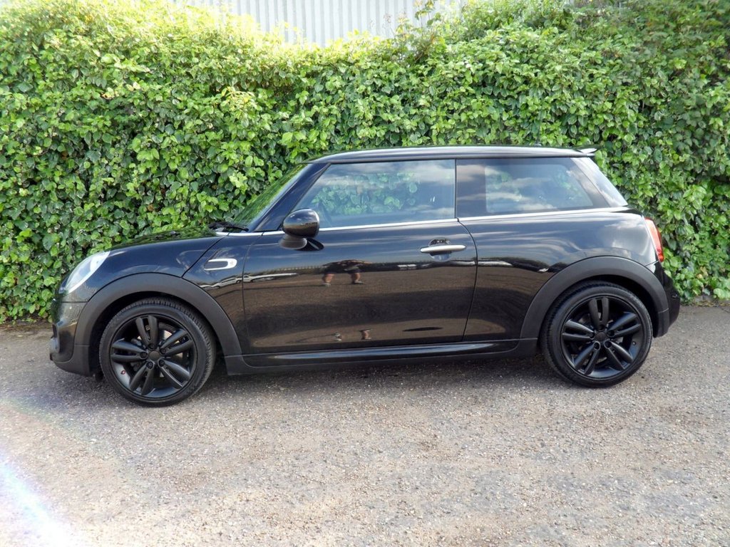 USED 2017 17 MINI HATCH 1.5 Cooper Hatchback 3dr Petrol Manual Euro 6 (s/s) (136 ps) &pound;1700 John Cooper Works Sport Pack