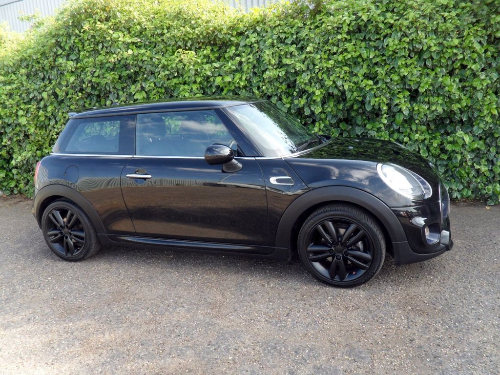 USED 2017 17 MINI HATCH 1.5 Cooper Hatchback 3dr Petrol Manual Euro 6 (s/s) (136 ps) &pound;1700 John Cooper Works Sport Pack