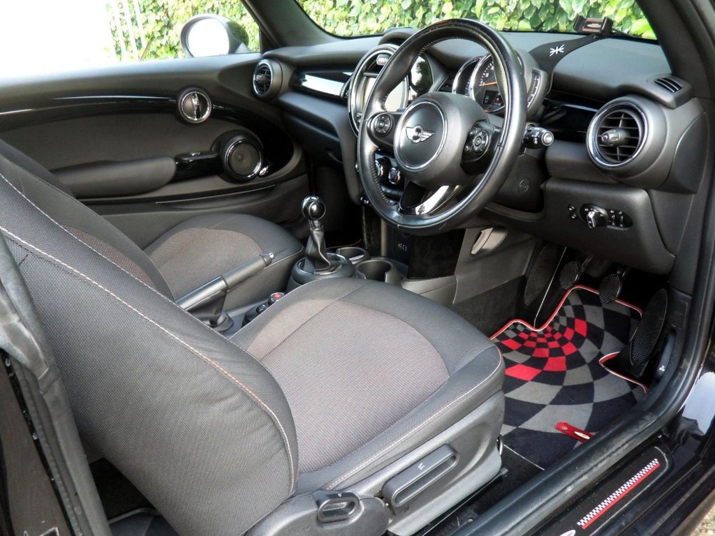 USED 2017 17 MINI HATCH 1.5 Cooper Hatchback 3dr Petrol Manual Euro 6 (s/s) (136 ps) &pound;1700 John Cooper Works Sport Pack
