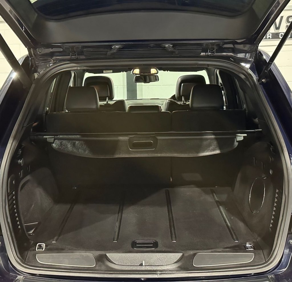 USED 2015 65 JEEP GRAND CHEROKEE 3.0 V6 CRD Overland SUV 5dr Diesel Auto 4WD Euro 6 (247 bhp) 