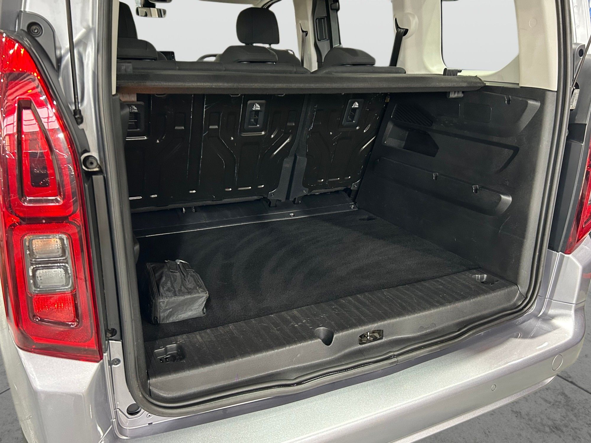 USED 2021 70 VAUXHALL COMBO LIFE 1.2 Turbo Edition MPV 5dr Petrol Manual Euro 6 (s/s) (110 ps) 