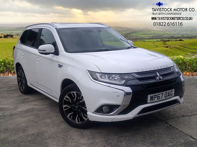2017 OUTLANDER 2.0H 12KWH 5HS SUV 5DR PETROL PLUG IN HYBRID CVT 4WD EURO... photo