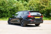 USED 2022 72 VOLVO V60 2.0 B3 MHEV Momentum Estate 5dr Petrol Hybrid DCT Auto Euro 6 (s/s) (163 ps) BLACK STONE PAINTWORK + REVERSE CAMERA + HEATED SEATS