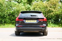 USED 2022 72 VOLVO V60 2.0 B3 MHEV Momentum Estate 5dr Petrol Hybrid DCT Auto Euro 6 (s/s) (163 ps) BLACK STONE PAINTWORK + REVERSE CAMERA + HEATED SEATS