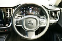 USED 2022 72 VOLVO V60 2.0 B3 MHEV Momentum Estate 5dr Petrol Hybrid DCT Auto Euro 6 (s/s) (163 ps) BLACK STONE PAINTWORK + REVERSE CAMERA + HEATED SEATS