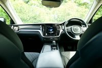 USED 2022 72 VOLVO V60 2.0 B3 MHEV Momentum Estate 5dr Petrol Hybrid DCT Auto Euro 6 (s/s) (163 ps) BLACK STONE PAINTWORK + REVERSE CAMERA + HEATED SEATS