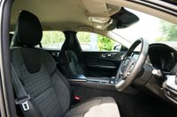 USED 2022 72 VOLVO V60 2.0 B3 MHEV Momentum Estate 5dr Petrol Hybrid DCT Auto Euro 6 (s/s) (163 ps) BLACK STONE PAINTWORK + REVERSE CAMERA + HEATED SEATS