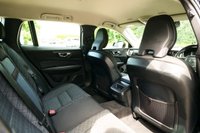 USED 2022 72 VOLVO V60 2.0 B3 MHEV Momentum Estate 5dr Petrol Hybrid DCT Auto Euro 6 (s/s) (163 ps) BLACK STONE PAINTWORK + REVERSE CAMERA + HEATED SEATS