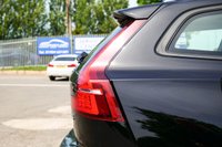 USED 2022 72 VOLVO V60 2.0 B3 MHEV Momentum Estate 5dr Petrol Hybrid DCT Auto Euro 6 (s/s) (163 ps) BLACK STONE PAINTWORK + REVERSE CAMERA + HEATED SEATS