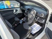 USED 2009 59 CITROEN C1 1.0i Splash Hatchback 3dr Petrol Manual Euro 4 (68 ps) GOOD  MILEAGE EXAMPLE. CLEAN CONDITION THROUGHOUT. COMES WITH SERVICE HISTORY/ FRESH SERVICE AND NEW MOT. IDEAL NEW DRIVER CAR BEING CHEAP AND ECONOMIC WITH AN AVERAGE 62 MPG, &pound;20 ROAD TAX AND INSURANCE GROUP 2. FINISHED IN A SOLID WHITE COLOUR. SPEC INCLUDES REMOTE LOCKING, WHEEL TRIMS, CD/ RADIO/ AUX, ISOFIX, CLOTH INTERIOR.