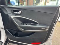USED 2017 67 HYUNDAI SANTA FE 2.2 CRDi Blue Drive Premium SE SUV 5dr Diesel Manual 4WD Euro 6 (s/s) (7 Seat) (200 ps) DIESEL 7 SEATER, LEATHER SEATS, 5 SERVICE STAMPS, SAT NAV