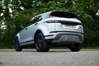 USED 2019 69 LAND ROVER RANGE ROVER EVOQUE 2.0 P200 MHEV SUV 5dr Petrol Auto 4WD Euro 6 (s/s) (200 ps) INDUS SILVER METALLIC PAINTWORK + REVERSE CAMERA + HEATED SEATS