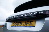 USED 2019 69 LAND ROVER RANGE ROVER EVOQUE 2.0 P200 MHEV SUV 5dr Petrol Auto 4WD Euro 6 (s/s) (200 ps) INDUS SILVER METALLIC PAINTWORK + REVERSE CAMERA + HEATED SEATS