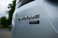 USED 2019 69 LAND ROVER RANGE ROVER EVOQUE 2.0 P200 MHEV SUV 5dr Petrol Auto 4WD Euro 6 (s/s) (200 ps) INDUS SILVER METALLIC PAINTWORK + REVERSE CAMERA + HEATED SEATS