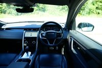 USED 2021 21 LAND ROVER DISCOVERY SPORT 2.0 D165 MHEV R-Dynamic S Plus SUV 5dr Diesel Auto 4WD Euro 6 (s/s) (163 ps) FUJI WHITE PAINTWORK + 360 CAMERA + BLACK PACK + CARPLAY