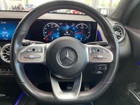USED 2020 20 MERCEDES-BENZ GLB 2.0 GLB220d AMG Line (Premium) SUV 5dr Diesel 8G-DCT 4MATIC Euro 6 (s/s) (5 Seat) (190 ps) POLAR WHITE / ARTICO LEATHER - DINAMICA MICROFIBRE CLOTH (BLACK / RED STITCHING) AUTOMATIC / ONLY 34353 MILES FROM NEW / ONLY &pound;200 ROAD TAX / APPLE CARPLAY & ANDROID AUTO / WIRELESS CHARGING / TOUCHPAD / REVERSING CAMERA / PARK ASSIST / ELECTRIC TAILGATE / HEATED SEATS / CRUISE CONTROL