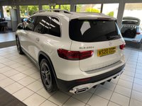 USED 2020 20 MERCEDES-BENZ GLB 2.0 GLB220d AMG Line (Premium) SUV 5dr Diesel 8G-DCT 4MATIC Euro 6 (s/s) (5 Seat) (190 ps) POLAR WHITE / ARTICO LEATHER - DINAMICA MICROFIBRE CLOTH (BLACK / RED STITCHING) AUTOMATIC / ONLY 34353 MILES FROM NEW / ONLY &pound;200 ROAD TAX / APPLE CARPLAY & ANDROID AUTO / WIRELESS CHARGING / TOUCHPAD / REVERSING CAMERA / PARK ASSIST / ELECTRIC TAILGATE / HEATED SEATS / CRUISE CONTROL