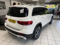 USED 2020 20 MERCEDES-BENZ GLB 2.0 GLB220d AMG Line (Premium) SUV 5dr Diesel 8G-DCT 4MATIC Euro 6 (s/s) (5 Seat) (190 ps) POLAR WHITE / ARTICO LEATHER - DINAMICA MICROFIBRE CLOTH (BLACK / RED STITCHING) AUTOMATIC / ONLY 34353 MILES FROM NEW / ONLY &pound;200 ROAD TAX / APPLE CARPLAY & ANDROID AUTO / WIRELESS CHARGING / TOUCHPAD / REVERSING CAMERA / PARK ASSIST / ELECTRIC TAILGATE / HEATED SEATS / CRUISE CONTROL