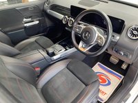 USED 2020 20 MERCEDES-BENZ GLB 2.0 GLB220d AMG Line (Premium) SUV 5dr Diesel 8G-DCT 4MATIC Euro 6 (s/s) (5 Seat) (190 ps) POLAR WHITE / ARTICO LEATHER - DINAMICA MICROFIBRE CLOTH (BLACK / RED STITCHING) AUTOMATIC / ONLY 34353 MILES FROM NEW / ONLY &pound;200 ROAD TAX / APPLE CARPLAY & ANDROID AUTO / WIRELESS CHARGING / TOUCHPAD / REVERSING CAMERA / PARK ASSIST / ELECTRIC TAILGATE / HEATED SEATS / CRUISE CONTROL