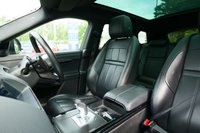 USED 2020 70 LAND ROVER RANGE ROVER EVOQUE 2.0 D150 MHEV R-Dynamic S SUV 5dr Diesel Auto 4WD Euro 6 (s/s) (150 ps) SANTORINI BLACK METALLIC PAINTWORK + SUNROOF + REAR CAMERA + APPLE CARPLAY