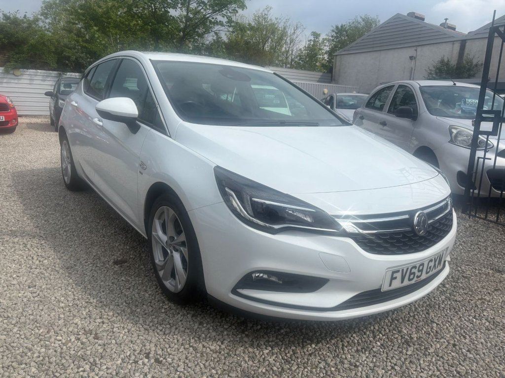 2019 Vauxhall ASTRA exterior view