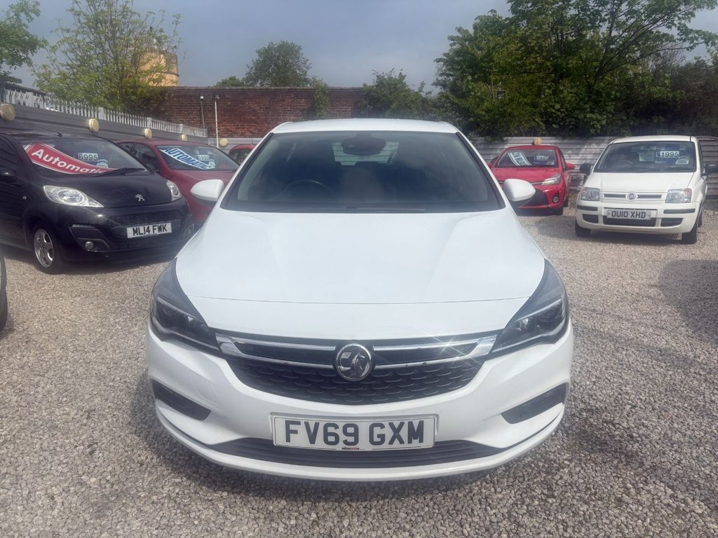 2019 Vauxhall ASTRA — image 2