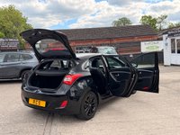 USED 2016 66 HYUNDAI I30 1.6 CRDi Blue Drive Premium Hatchback 5dr Diesel Manual Euro 6 (s/s) (136 ps) FULL SH 20 A YEAR ROAD TAX