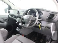 USED 2023 72 VAUXHALL VIVARO LIFE 1.5 Turbo D Edition L MPV 5dr Diesel Manual LWB Euro 6 (s/s) (9 Seat) (120 ps) LOW MILES READY TO EARN MONEY