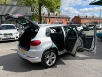 USED 2015 65 VOLKSWAGEN TIGUAN 2.0 TDI BlueMotion Tech R-Line SUV 5dr Diesel Manual 4WD Euro 6 (s/s) (150 ps) PARKING SENSORS, AUTO PARK, NAV