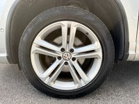 USED 2015 65 VOLKSWAGEN TIGUAN 2.0 TDI BlueMotion Tech R-Line SUV 5dr Diesel Manual 4WD Euro 6 (s/s) (150 ps) PARKING SENSORS, AUTO PARK, NAV