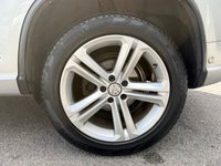 USED 2015 65 VOLKSWAGEN TIGUAN 2.0 TDI BlueMotion Tech R-Line SUV 5dr Diesel Manual 4WD Euro 6 (s/s) (150 ps) PARKING SENSORS, AUTO PARK, NAV