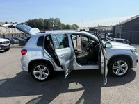 USED 2015 65 VOLKSWAGEN TIGUAN 2.0 TDI BlueMotion Tech R-Line SUV 5dr Diesel Manual 4WD Euro 6 (s/s) (150 ps) PARKING SENSORS, AUTO PARK, NAV