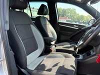 USED 2015 65 VOLKSWAGEN TIGUAN 2.0 TDI BlueMotion Tech R-Line SUV 5dr Diesel Manual 4WD Euro 6 (s/s) (150 ps) PARKING SENSORS, AUTO PARK, NAV