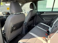 USED 2015 65 VOLKSWAGEN TIGUAN 2.0 TDI BlueMotion Tech R-Line SUV 5dr Diesel Manual 4WD Euro 6 (s/s) (150 ps) PARKING SENSORS, AUTO PARK, NAV