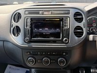 USED 2015 65 VOLKSWAGEN TIGUAN 2.0 TDI BlueMotion Tech R-Line SUV 5dr Diesel Manual 4WD Euro 6 (s/s) (150 ps) PARKING SENSORS, AUTO PARK, NAV