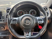 USED 2015 65 VOLKSWAGEN TIGUAN 2.0 TDI BlueMotion Tech R-Line SUV 5dr Diesel Manual 4WD Euro 6 (s/s) (150 ps) PARKING SENSORS, AUTO PARK, NAV