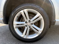 USED 2015 65 VOLKSWAGEN TIGUAN 2.0 TDI BlueMotion Tech R-Line SUV 5dr Diesel Manual 4WD Euro 6 (s/s) (150 ps) PARKING SENSORS, AUTO PARK, NAV