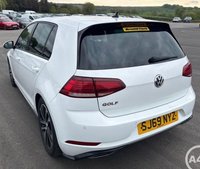 USED 2019 69 VOLKSWAGEN GOLF 1.5 TSI EVO R-Line Hatchback 5dr Petrol Manual Euro 6 (s/s) (150 ps) LONG MOT, EXCELLENT SERVICE HISTORY, HPI CLEAR, 2 X KEYS, GENUINE LOW MILEAGE, ABSOLUTELY PRISTINE CONDITION INSIDE AND OUT! R LINE SPEC, AIR CON, CRUISE, FRONT/REAR PARKING SENSORS, SAT NAV!