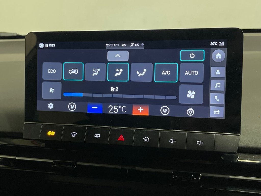 USED 2024 24 MG Mg4 64kWh Trophy Long Range Hatchback 5dr Electric Auto (203 ps) one owner from new - low miles