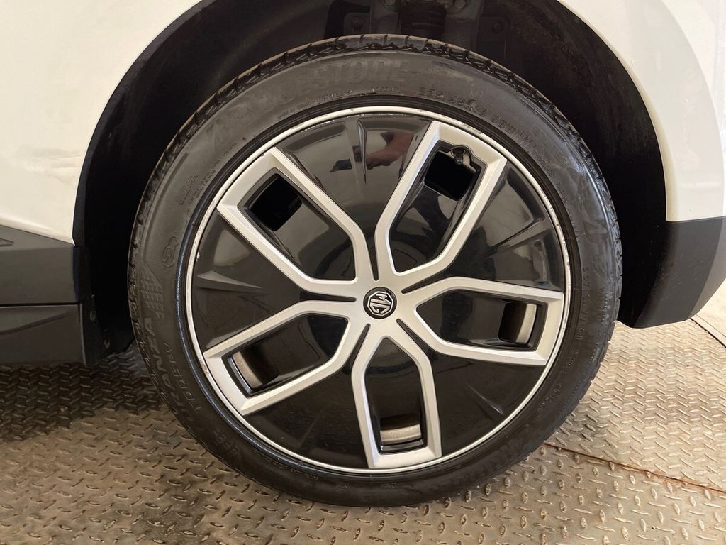 USED 2024 24 MG Mg4 64kWh Trophy Long Range Hatchback 5dr Electric Auto (203 ps) one owner from new - low miles