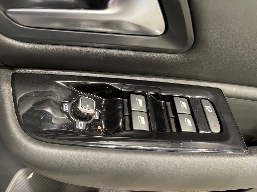 USED 2022 72 CITROEN C5 X 1.6 12.4kWh Shine Plus Hatchback 5dr Petrol Plug-in Hybrid e-EAT8 Euro 6 (s/s) (225 ps) Tow Bar