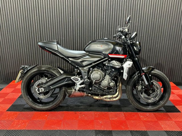 View our TRIUMPH Trident 660