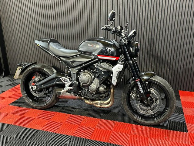 View our TRIUMPH Trident 660